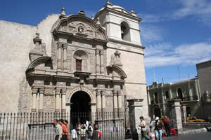 Arequipa - Façade de l'Iglesia de la Compania