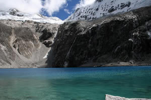 Lac 69 - Glacier, falaise et lac