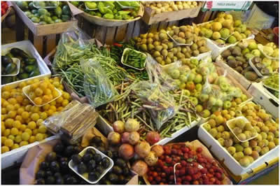 Marché riche en couleurs