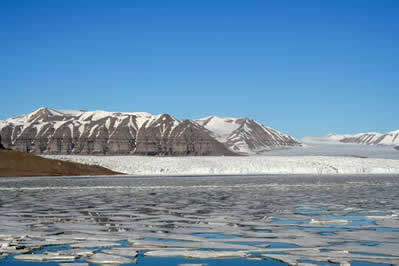 Tempelfjord, glaciers et banquises