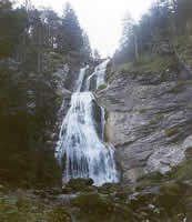 La cascade près du refuge