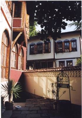 Beaux appartements tout en bois sculpté