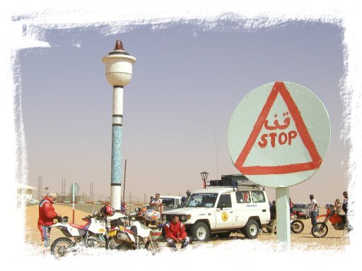 Attente au poste de contrôle de Tiaret - station de pompage SP3