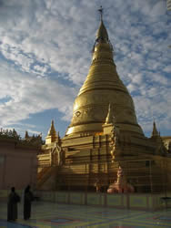 pagode Sun-U-Ponya sur la colline de Sagaing