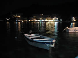 Le village de Loutro la nuit