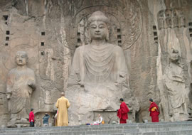 Sculptures géantes de la grotte de Longmen