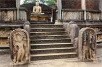 Polonnaruwa - Escalier d'accès au Vatadage