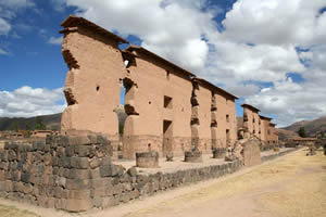 Raqchi - Mur du temple Inca