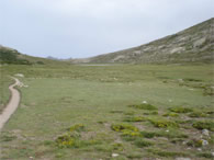 Sentier vers le lac de Ninu