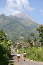 Le volcan vu du village