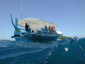 Le bateau pour la plongée