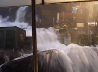 Scène de déluge dans le parc Disney Studio
