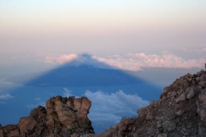 Sommet du Teide (Tenerife) - L'ombre du Teide sur la Gomera