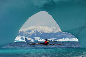 Passage sous une calotte glacière