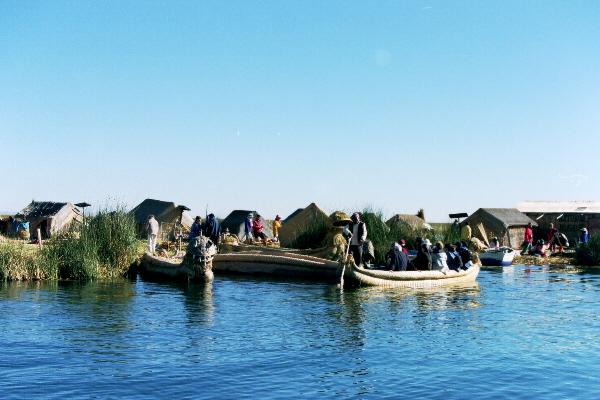 Ile flottante des Indiens Uros