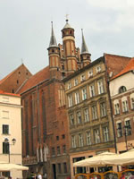 Place de l'Hôtel de ville, église St Jean