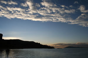 Llachon - Lever de soleil sur le lac Titicaca