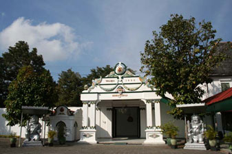 L'entrée du palais du sultan