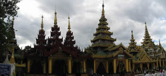 Panoramique sur les temples entourant la pagode