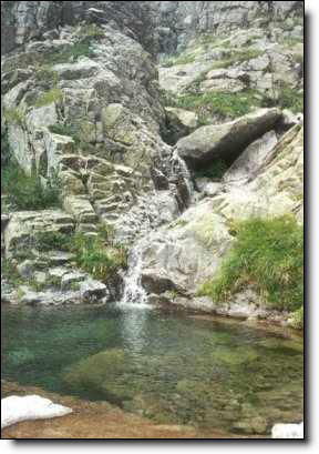 Chute d'eau Près du refuge de l'Onda