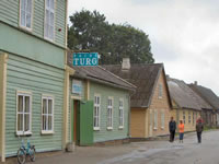 Maisons en bois colorées