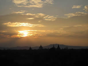Coucher de soleil depuis la pagode Bulethi