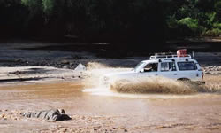 Voiture au milieu du Keske