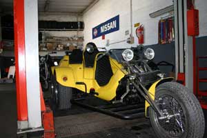 un trike jaune