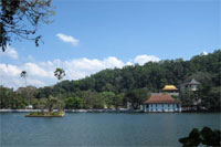 Kandy - Le lac et le temple de la Dent