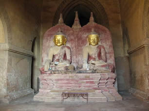 Représentation du bouddha historique (Gotama) et du bouddha du futur (Maitreya).