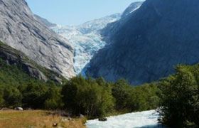 glacier de Briksdalbreen