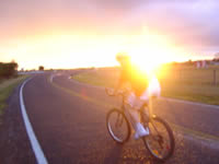 Balade en vélo à l'aube