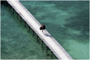 Homme sur un ponton