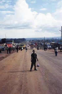 Petit garçon sur la route d'Addis Abeba