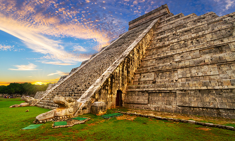 Les Mayas, un géant maudit