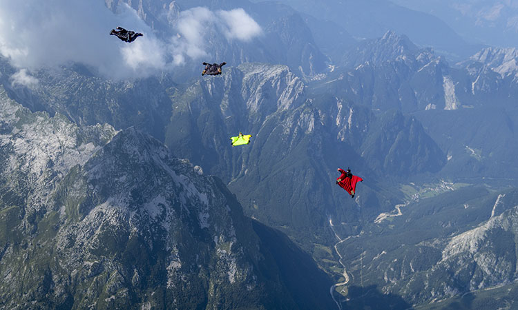 les-periodes-ideales-pour-voler-en-wingsuit-france